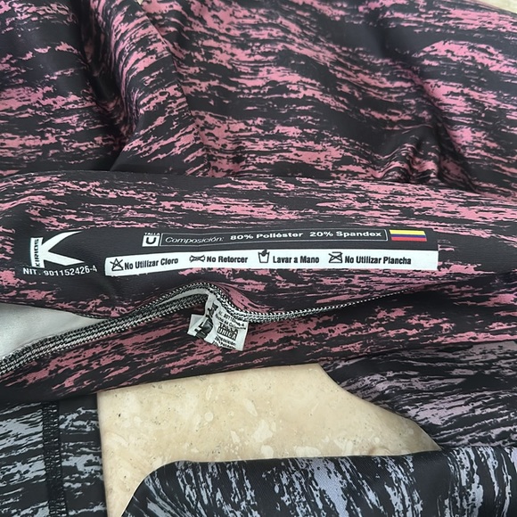 BNNW Training Leggings - Picture 4 of 5